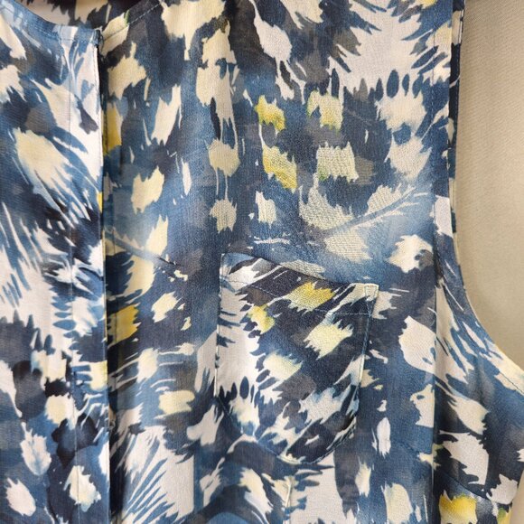 Cabi Sheer Collarless Sleeveless Blouse Shades of Blue Size L - Picture 4 of 8